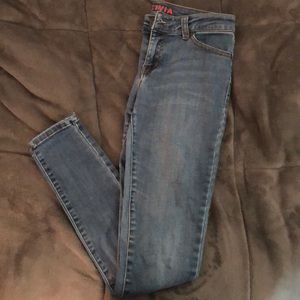 Cute junior jeans no rips